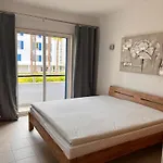Lejlighed Angies Marina Apartment, Includes 2 Free Passes For The Marina Pool *