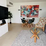 Angies Marina Apartment, Includes 2 Free Passes For The Marina Pool Lejlighed