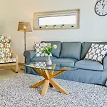 Angies Marina Apartment, Includes 2 Free Passes For The Marina Pool Lejlighed *