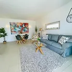 Angies Marina Apartment, Includes 2 Free Passes For The Marina Pool
