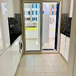 Angies Marina Apartment, Includes 2 Free Passes For The Marina Pool Lejlighed Lagos
