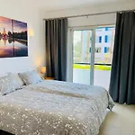 Lejlighed Angies Marina Apartment, Includes 2 Free Passes For The Marina Pool *