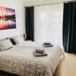 Lejlighed Angies Marina Apartment, Includes 2 Free Passes For The Marina Pool *