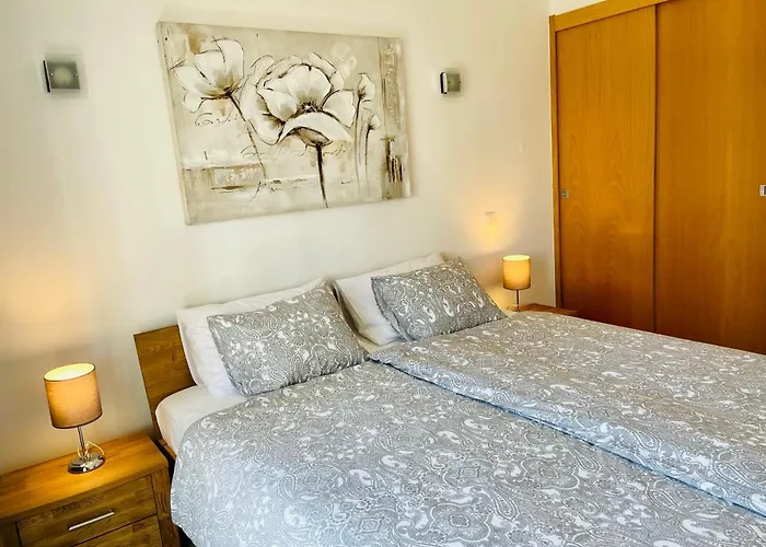 Angies Marina Apartment, Includes 2 Free Passes For The Marina Pool Apartamento Lagos