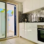Angies Marina Apartment, Includes 2 Free Passes For The Marina Pool * Lagos