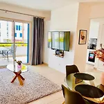 Angies Marina Apartment, Includes 2 Free Passes For The Marina Pool Apartment *