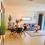 Angies Marina Apartment, Includes 2 Free Passes For The Marina Pool Lagos