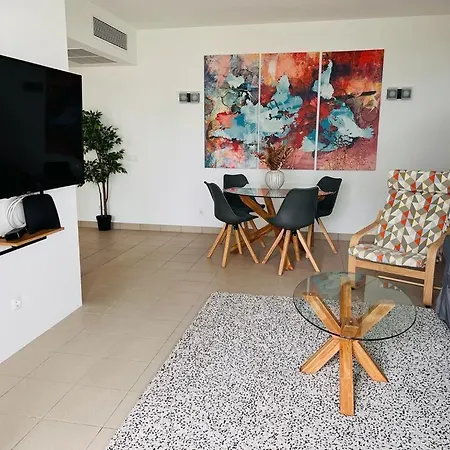 Angies Marina Apartment, Includes 2 Free Passes For The Marina Pool شقة