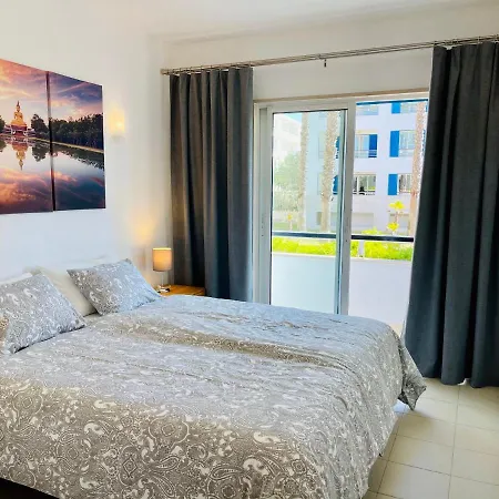 شقة Angies Marina Apartment, Includes 2 Free Passes For The Marina Pool *