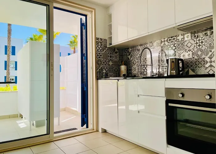 Angies Marina Apartment, Includes 2 Free Passes For The Marina Pool * Lagos