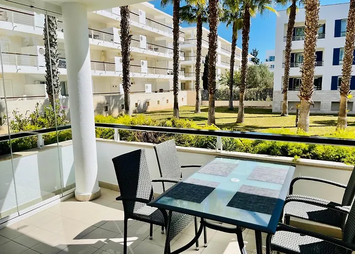 Angies Marina Apartment, Includes 2 Free Passes For The Marina Pool Apartmán *