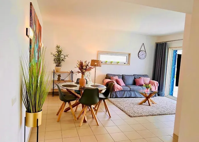 Angies Marina Apartment, Includes 2 Free Passes For The Marina Pool Lagos