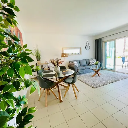 Angies Marina Apartment, Includes 2 Free Passes For The Marina Pool Διαμέρισμα *